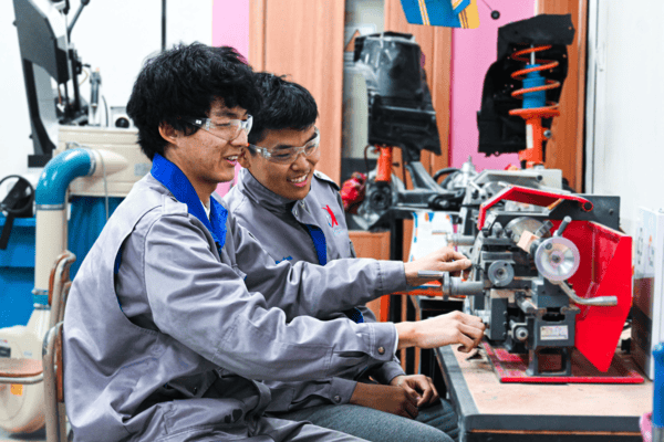 Оюутны төслийн үзэсгэлэн